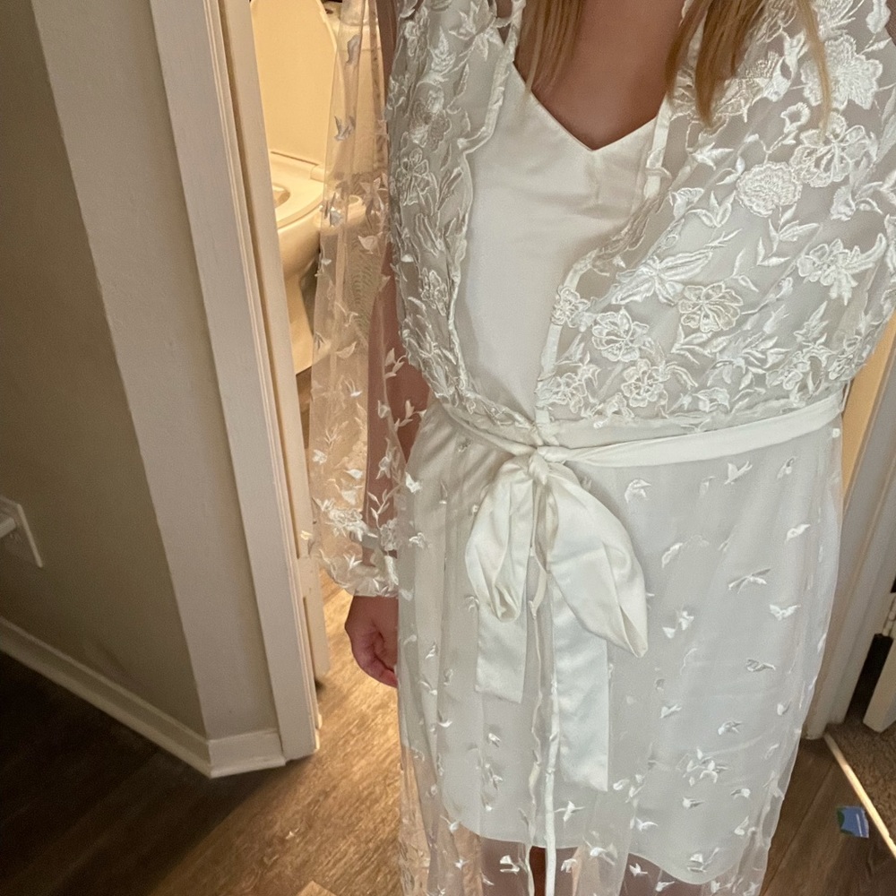 Bridal Robe - Picture 2 of 4